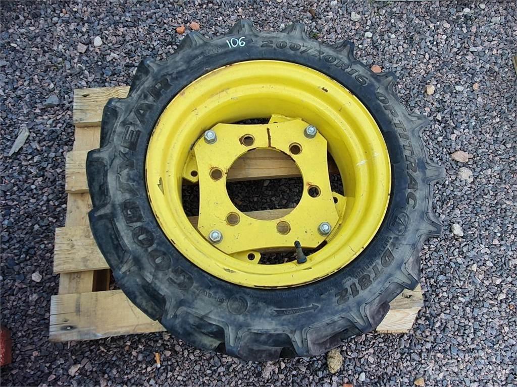 Goodyear 200/70R16 Renkaat ja vanteet