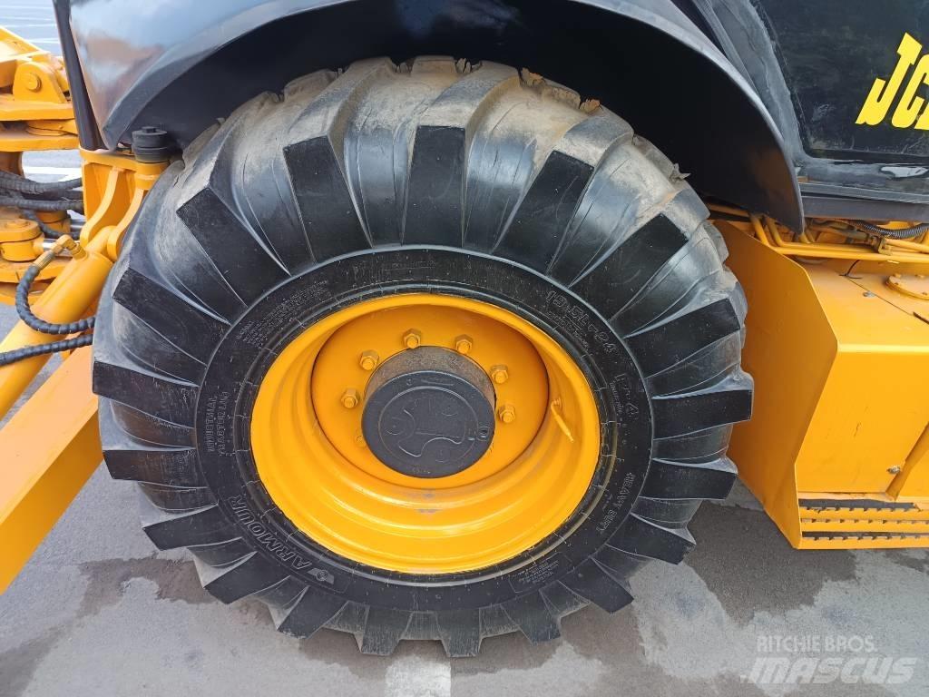 JCB 3 CX Kaivurikuormaajat