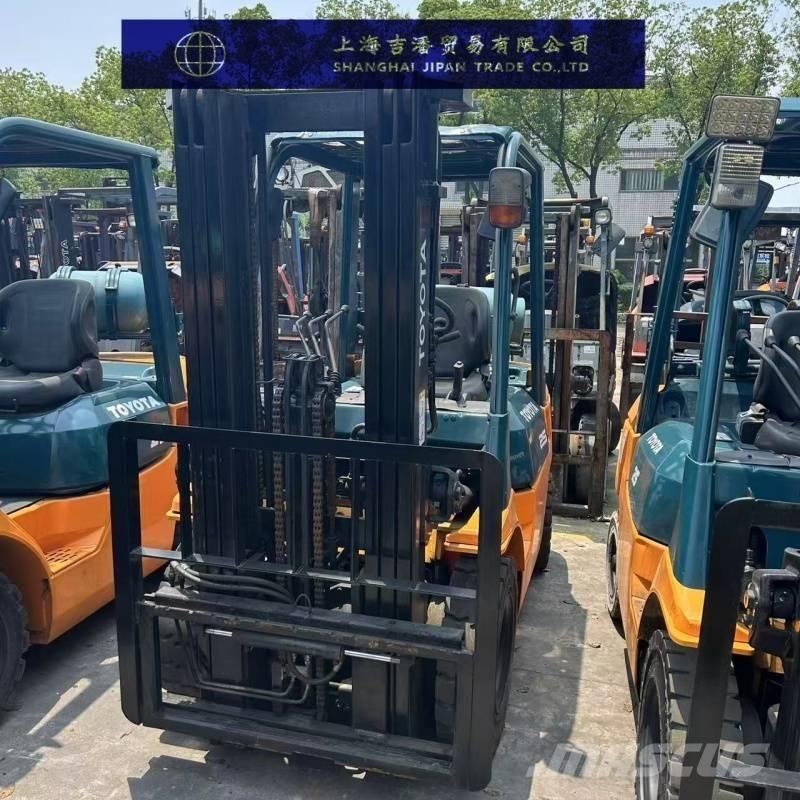 Toyota 7 FGU 25 Dieseltrukit