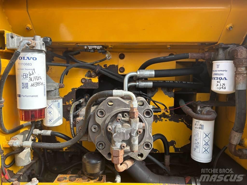 Volvo EC 220 DL Telakaivukoneet