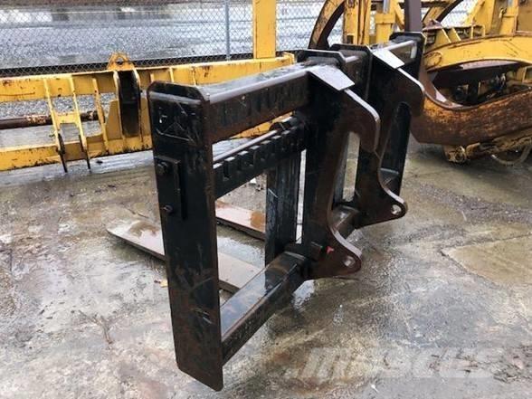 CAT IT 28 Trukkihaarukat