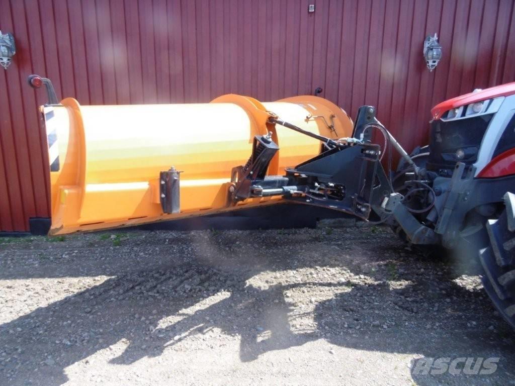 Massey Ferguson 7 S Traktorit