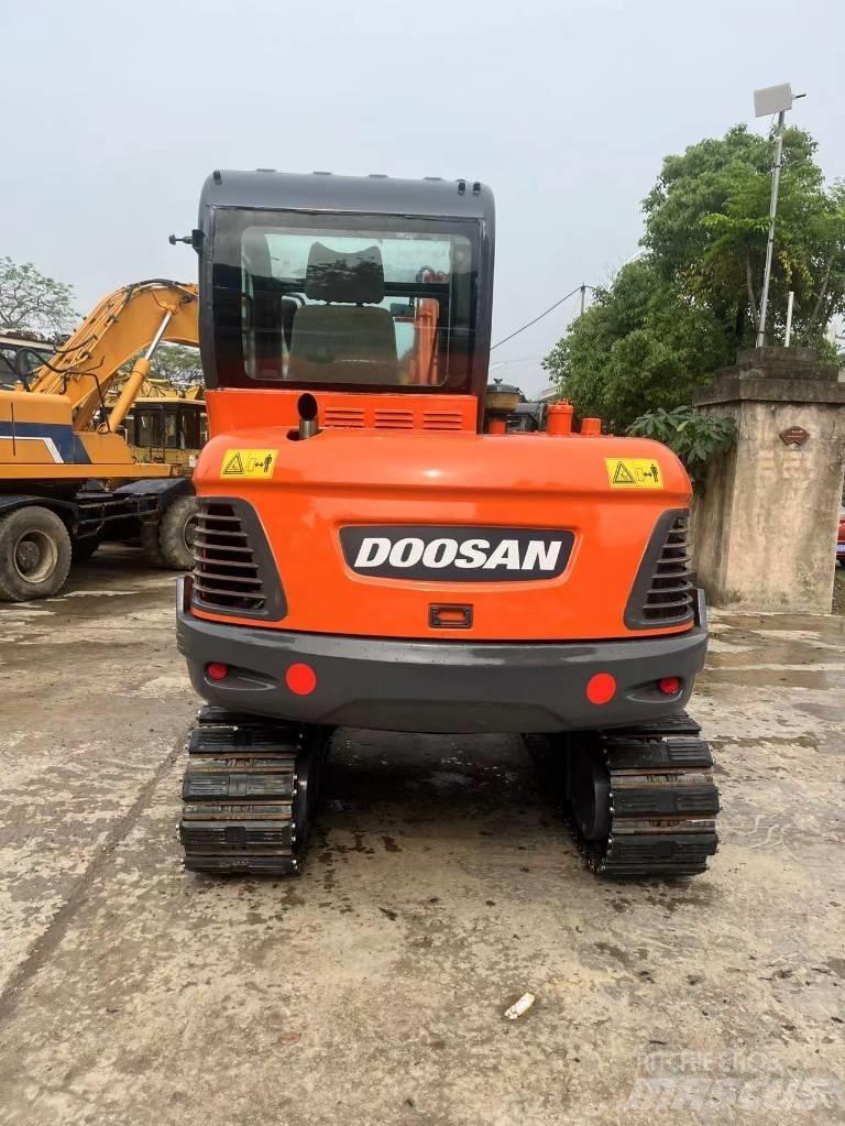 Doosan DX55-9C Minikaivukoneet < 7t