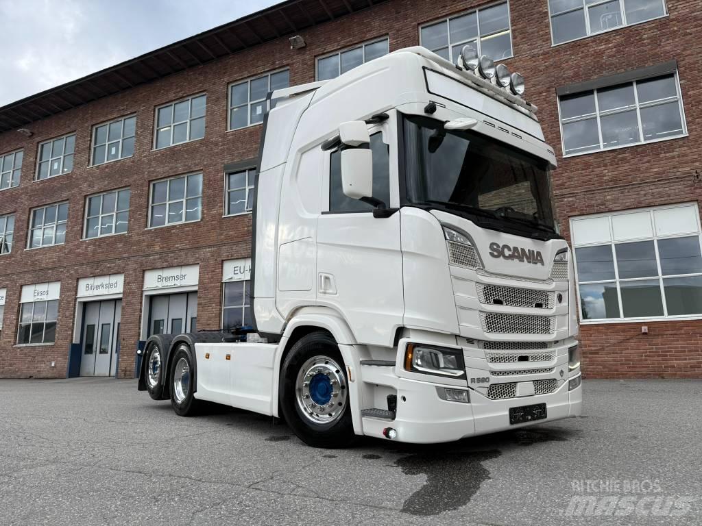 Scania R 590 Vetopöytäautot