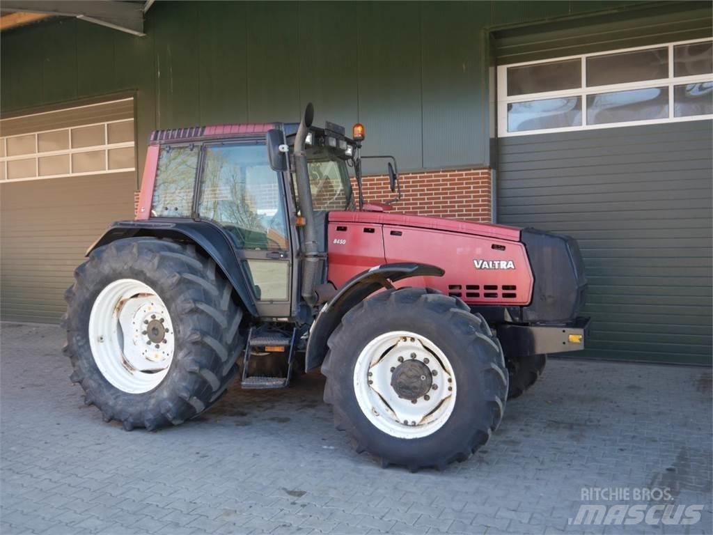 Valtra 8450 Traktorit