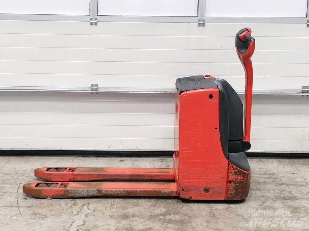 Linde T16 Lavansiirtotrukit