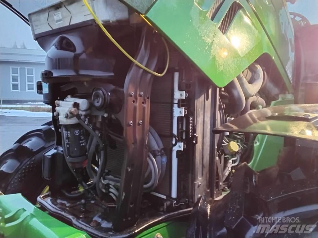 John Deere 6195 R Traktorit