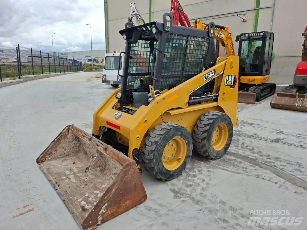 CAT 216 B 3 Liukuohjatut kuormaajat