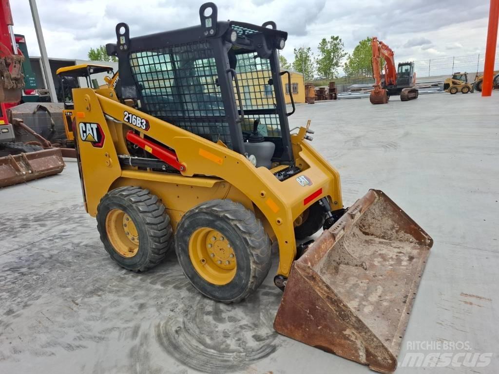 CAT 216 B 3 Liukuohjatut kuormaajat