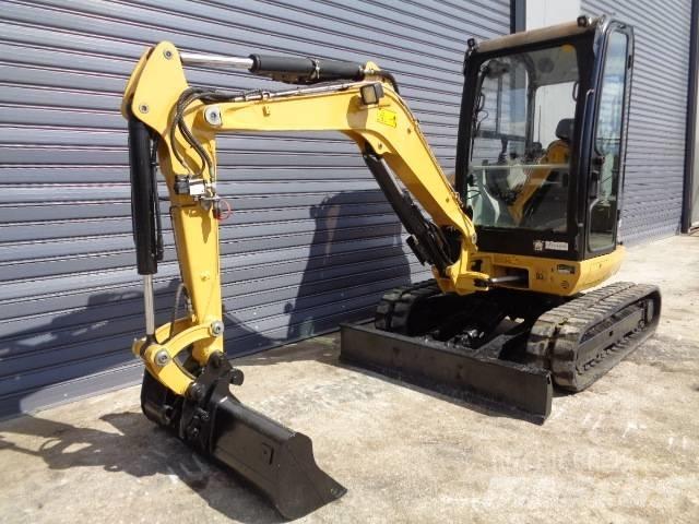 CAT 302.7 D Minikaivukoneet < 7t