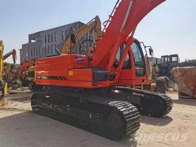 Doosan DX 225 Telakaivukoneet