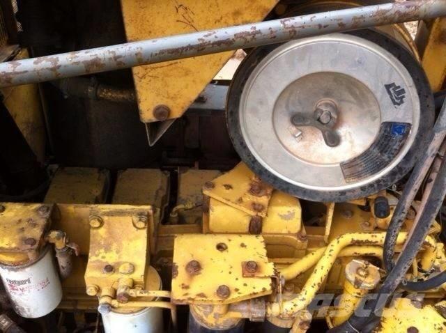 Komatsu D 155 A-3 Telaketjupuskutraktorit