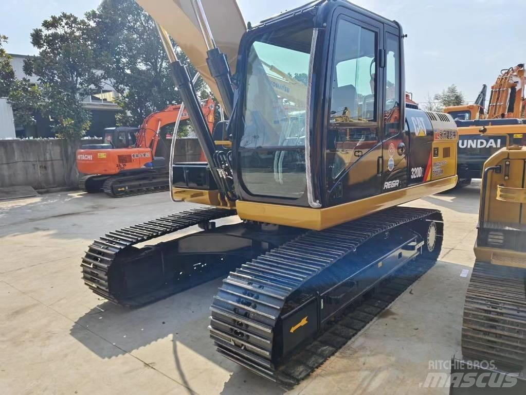 CAT 320 D 2 Telakaivukoneet