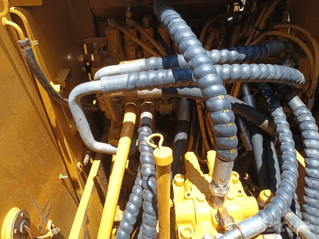 CAT 320D2L Telakaivukoneet