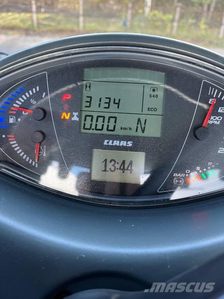 CLAAS Axion 870 Traktorit