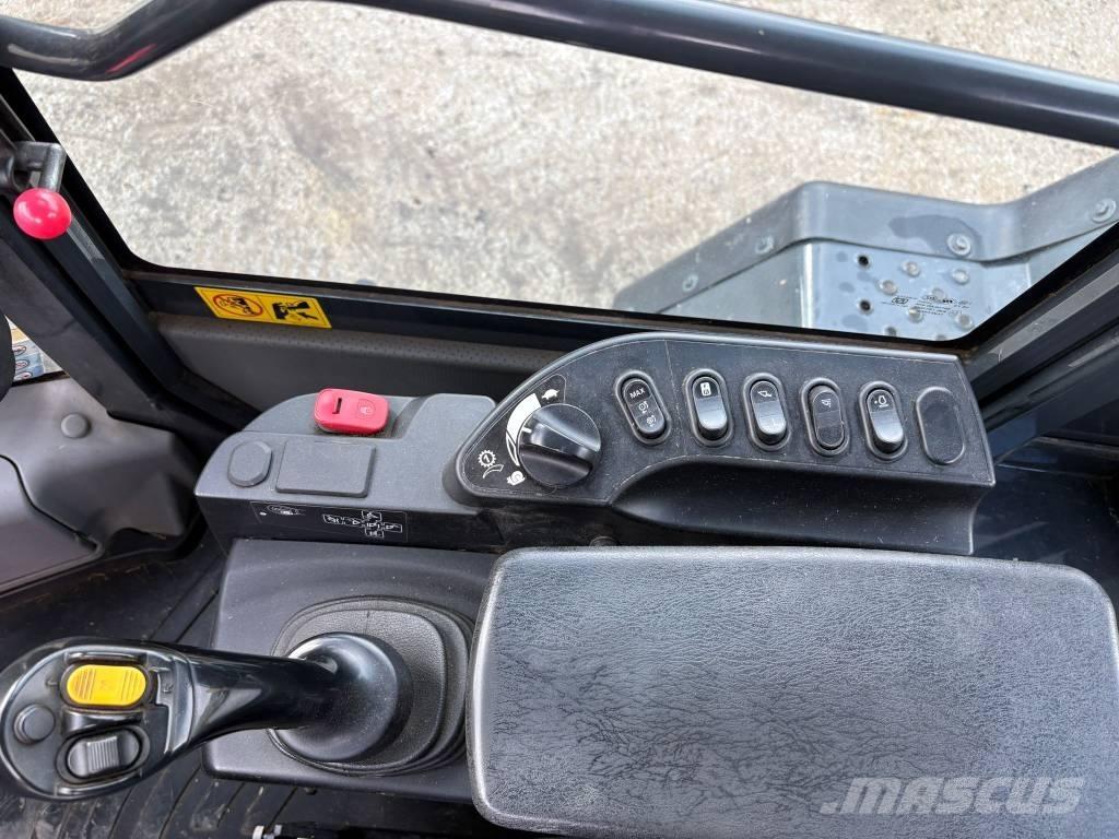 Komatsu WA320-8 Pyöräkuormaajat