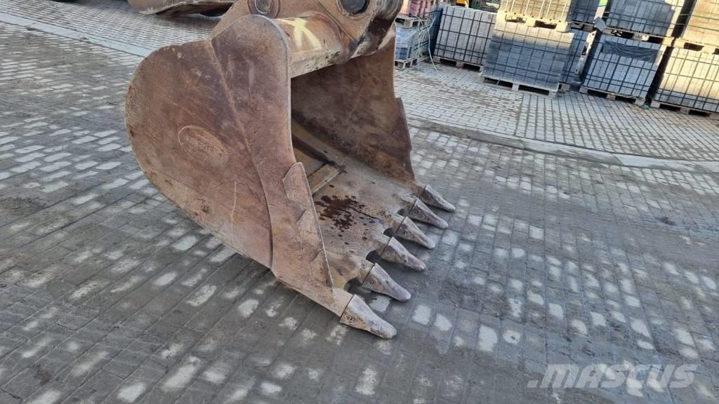 Komatsu PC 210 LC Telakaivukoneet