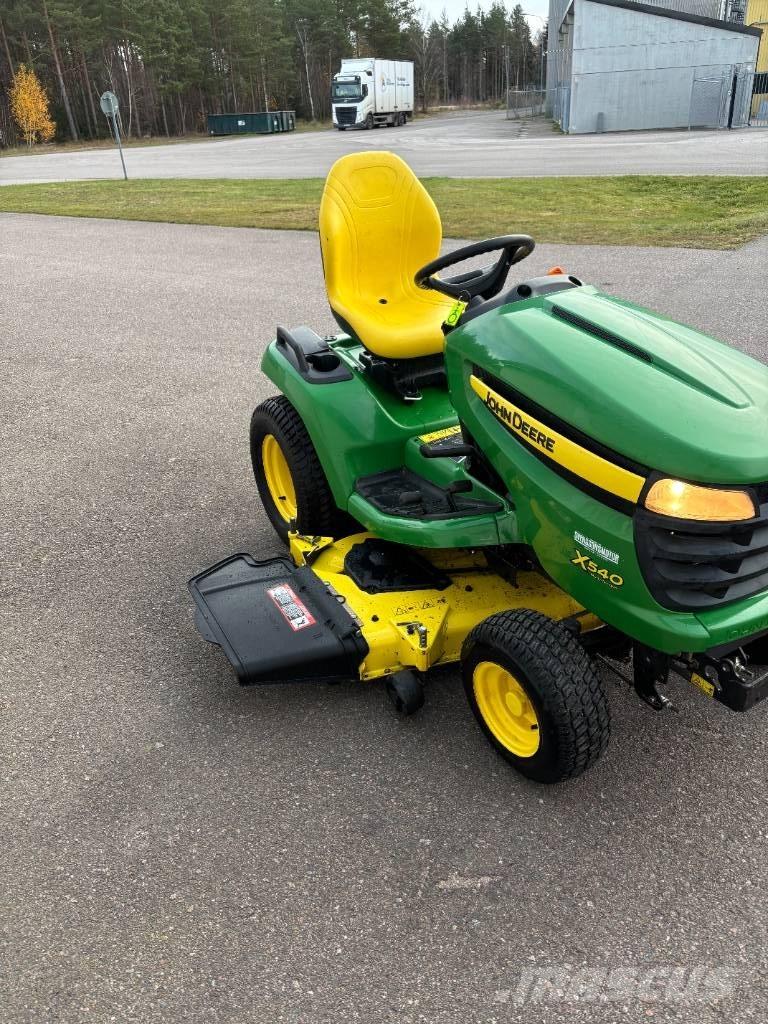 John Deere X 540 Päältäajettavat ruohonleikkurit