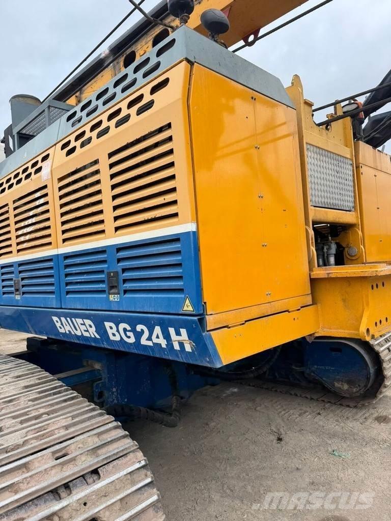Bauer BG 24 H Raskaat porat