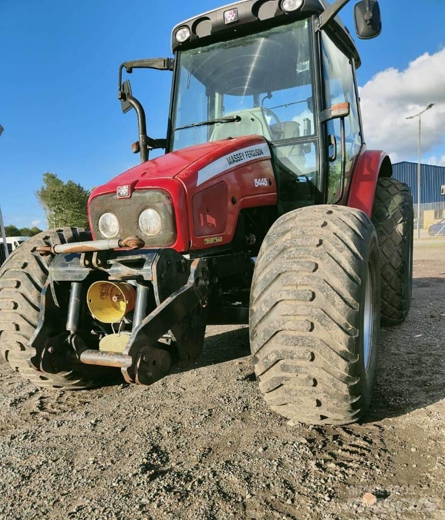Massey Ferguson 5445 Traktorit