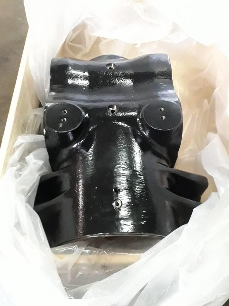 John Deere Base CH8 Puomit