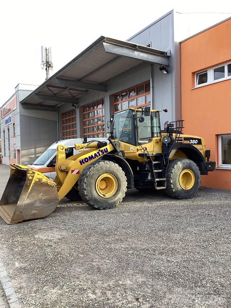 Komatsu WA380-8E0 Pyöräkuormaajat