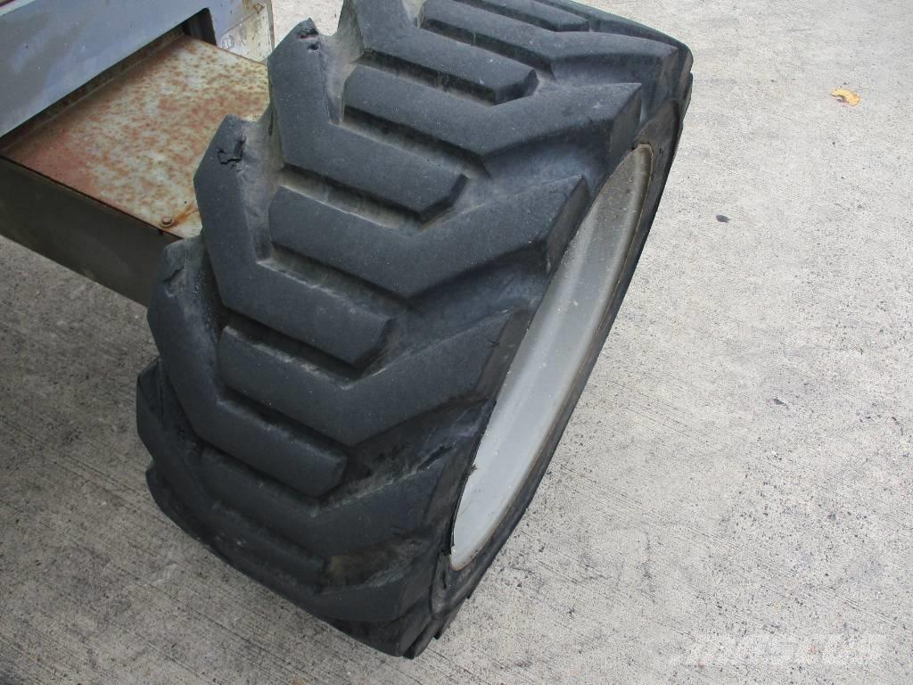 Genie Z45/25 (639) Pienikokoiset itseliikkuvat puominostimet