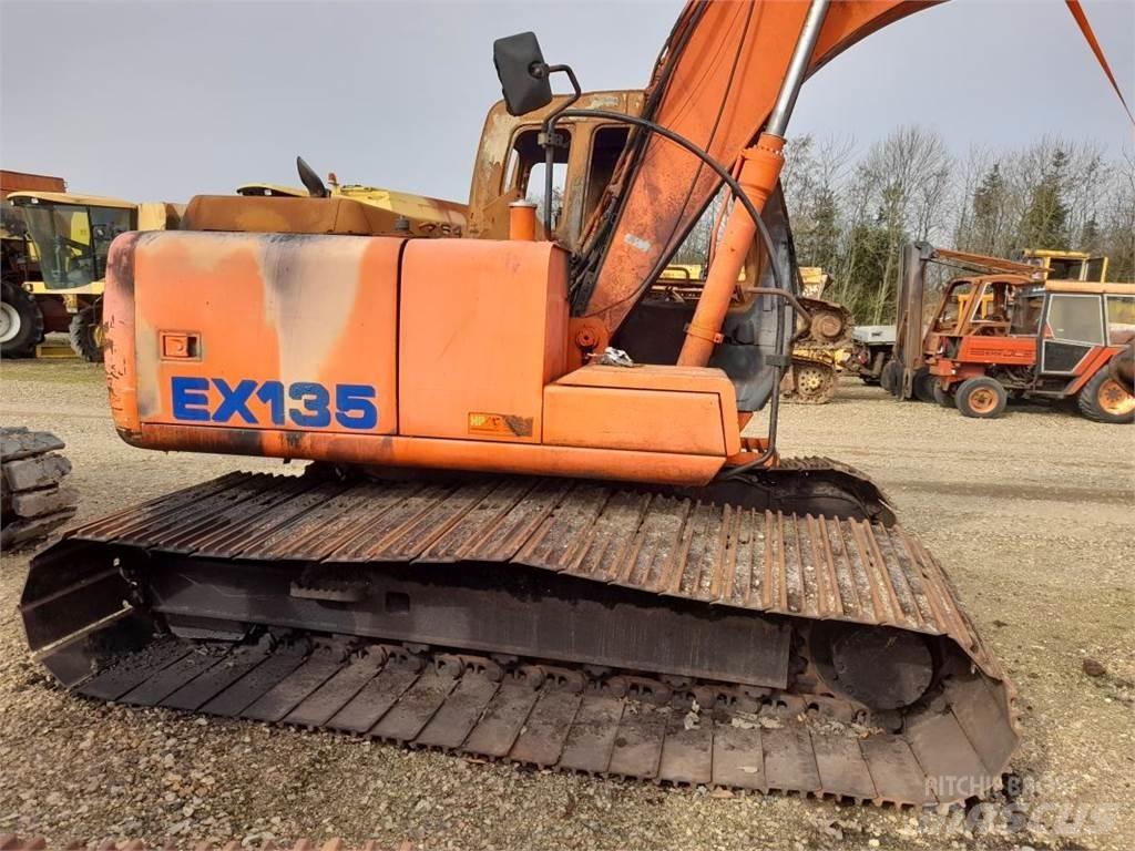 Hitachi EX135 Traktorit