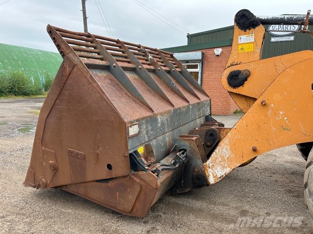 CASE 921F XR Pyöräkuormaajat