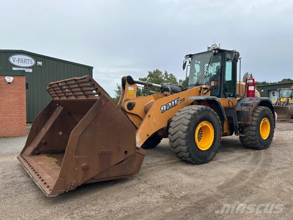 CASE 921F XR Pyöräkuormaajat