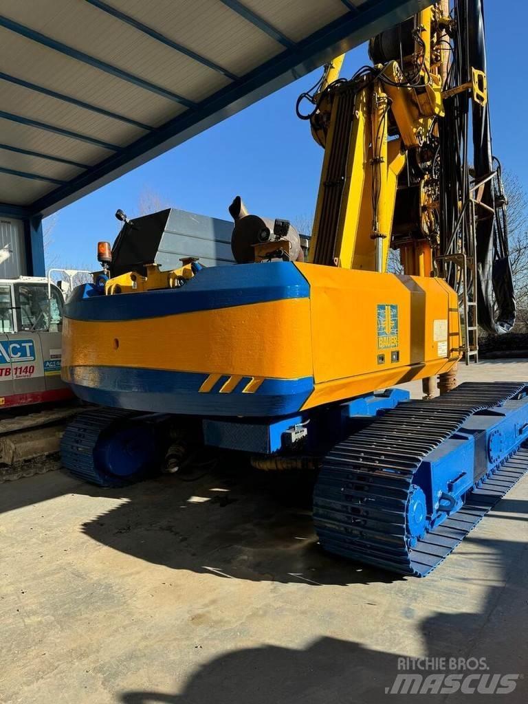 Bauer BG 18 H Raskaat porat