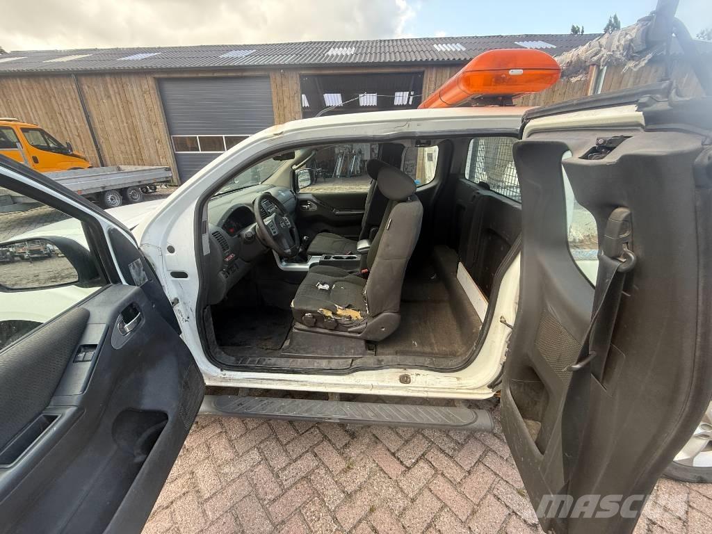 Nissan Navara Lava-autot