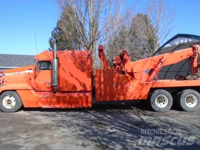 Freightliner FLD 120 Hinausautot