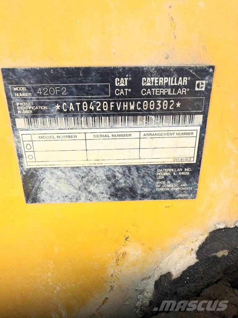 CAT 420 F Kaivurikuormaajat