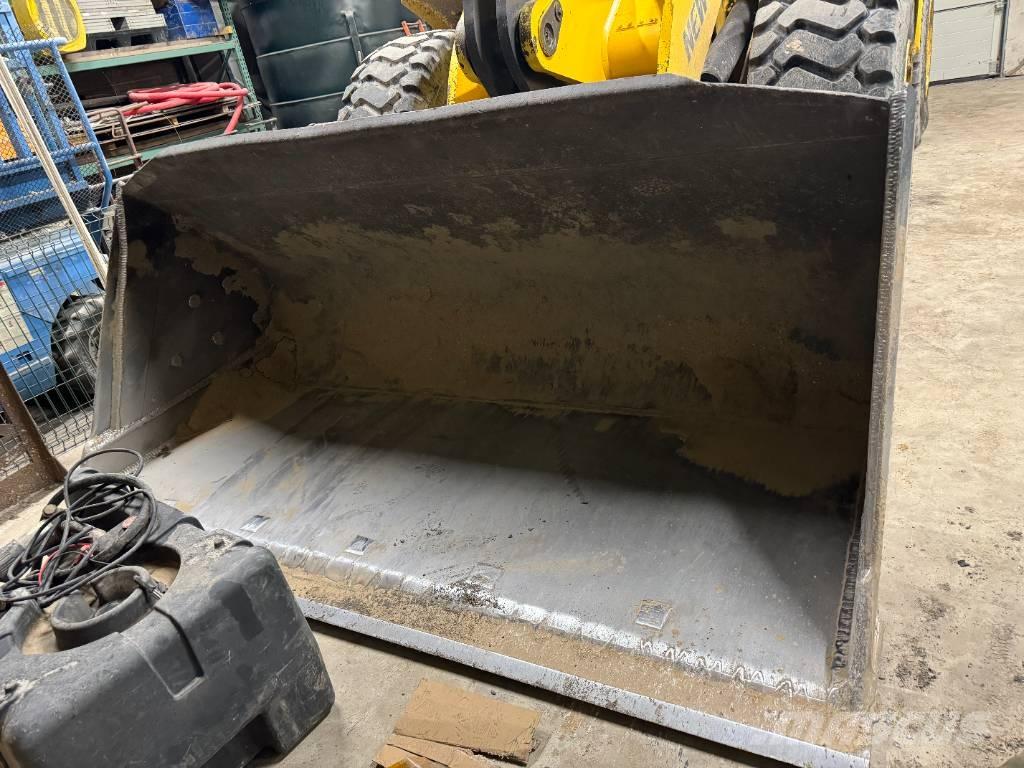 New Holland W 190 B Pyöräkuormaajat