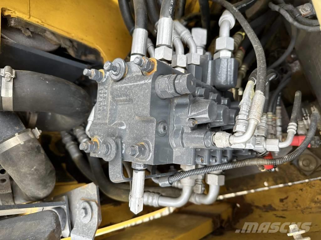 Komatsu PC78US Midikaivukoneet 7t - 12t