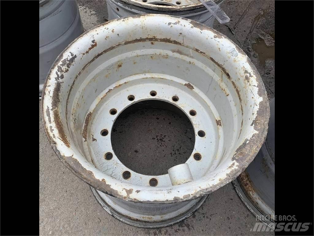 Gremo 1350 24x26,5 Renkaat ja vanteet