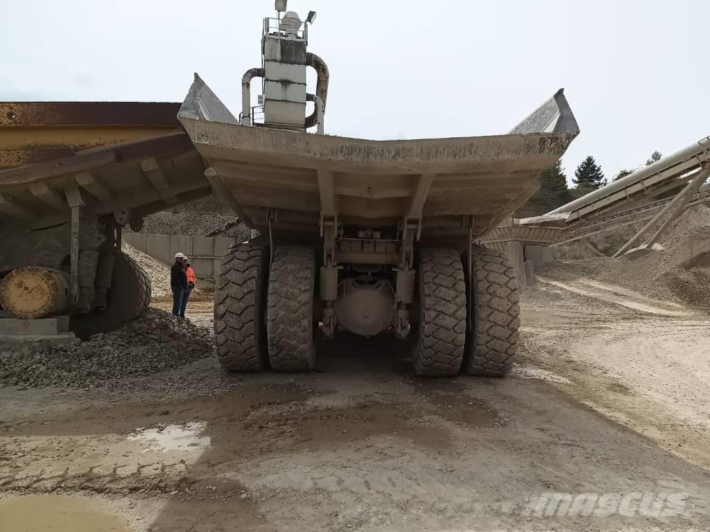 Komatsu HD 605-5 Maansiirtoautot