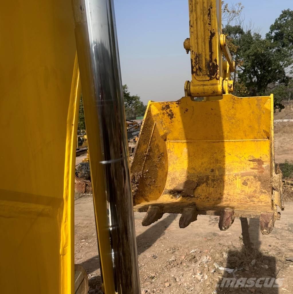 Komatsu 240LC-8 Telakaivukoneet