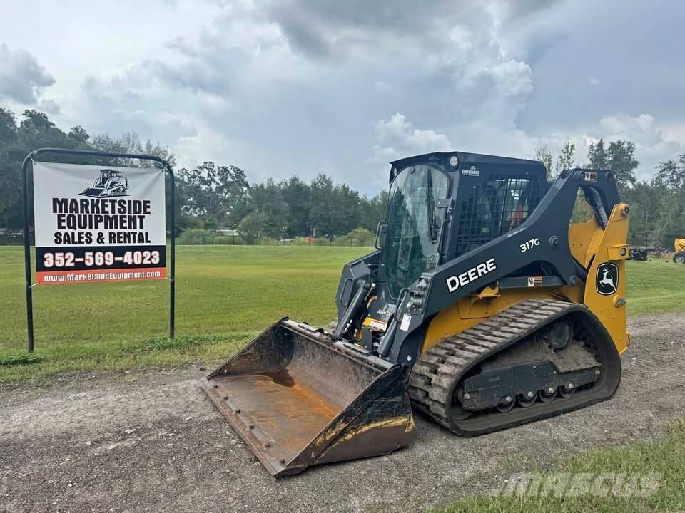John Deere 317 Liukuohjatut kuormaajat