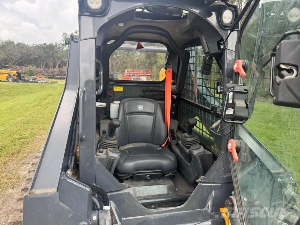 John Deere 317 Liukuohjatut kuormaajat
