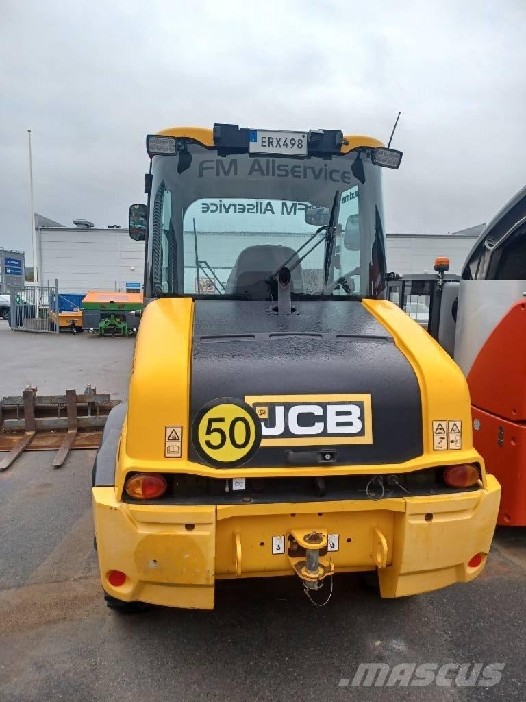 JCB 409 Maatalouskurottajat