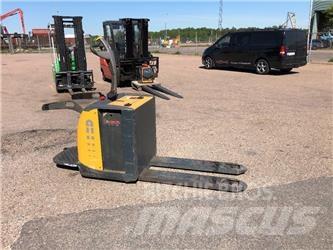 Atlet PLP 200 Lavansiirtotrukit ajotasolla