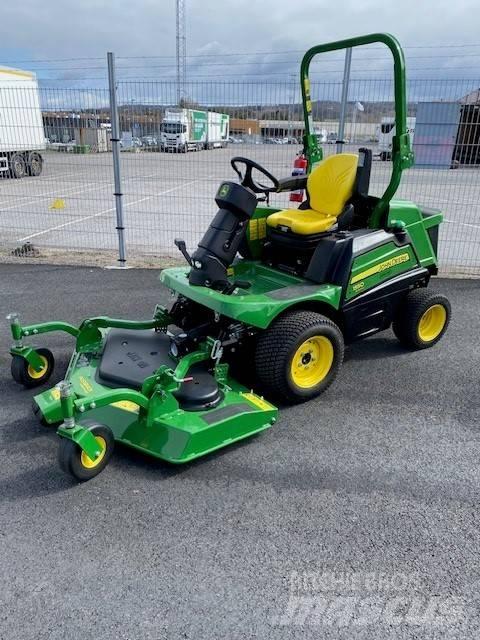 John Deere 1550 Päältäajettavat ruohonleikkurit