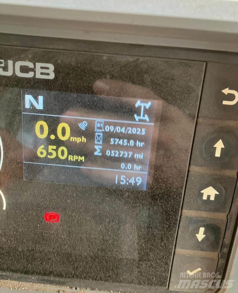 JCB 4220 Fastrac Traktorit