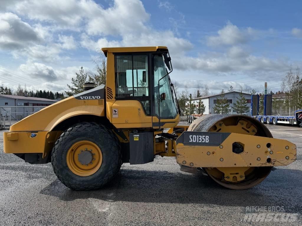 Volvo SD 135 B Yksivalssijyrät