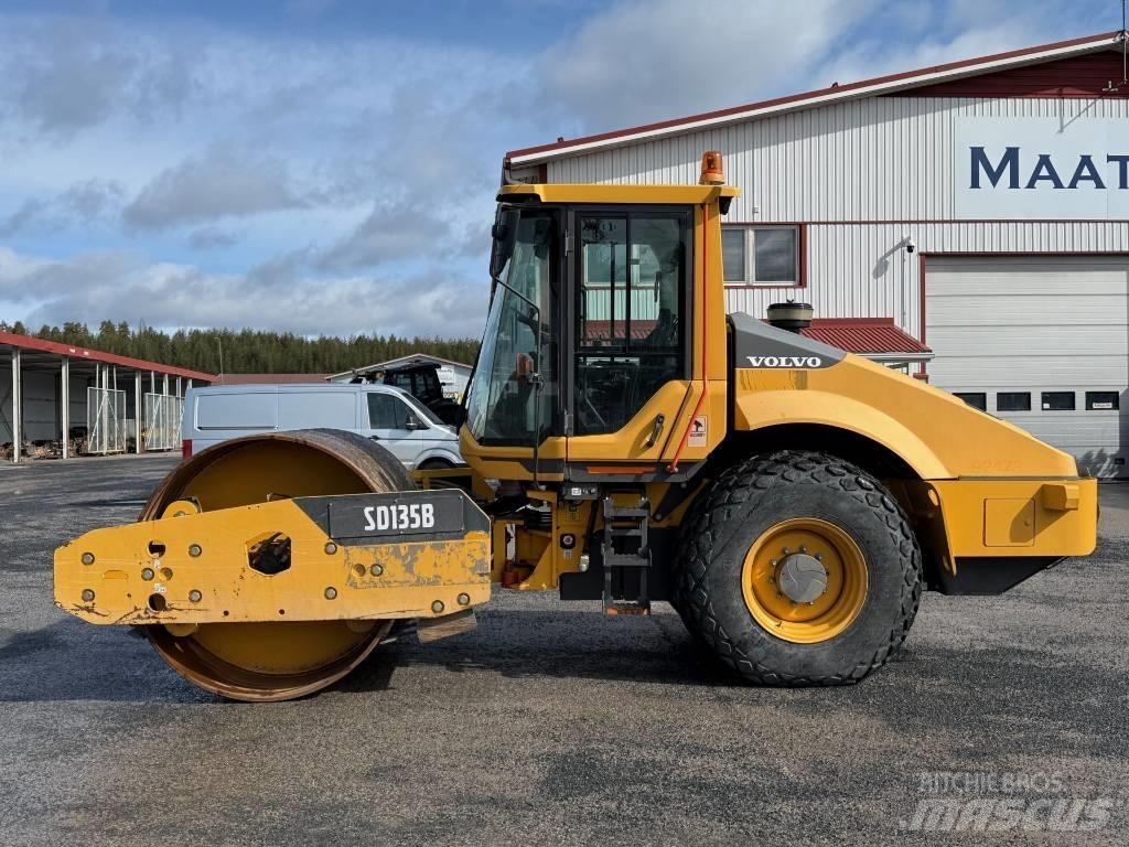 Volvo SD 135 B Yksivalssijyrät