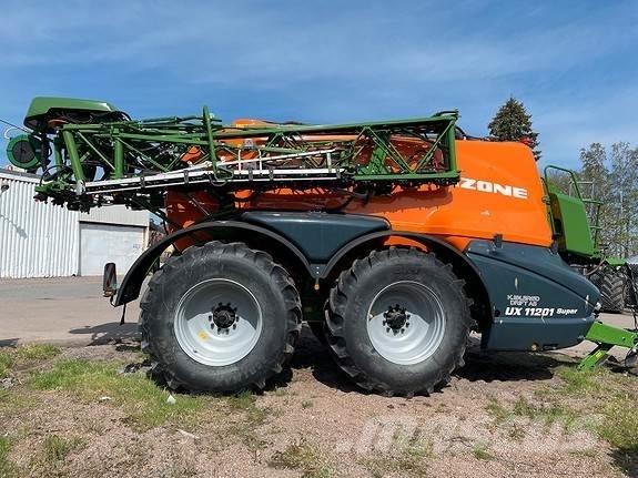 Amazone UX11201 Itsekulkevat ruiskut
