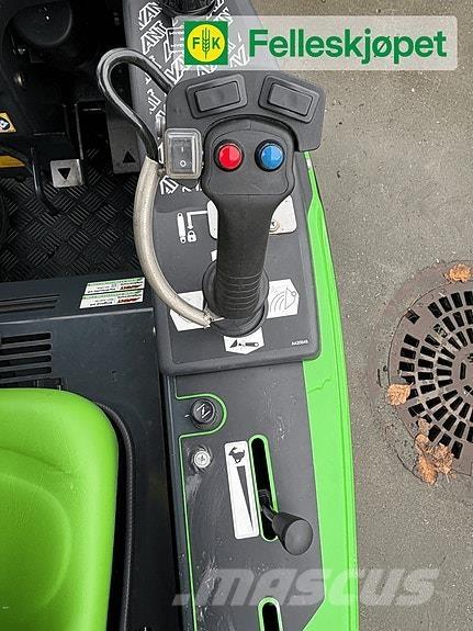 Avant 220 Liukuohjatut kuormaajat