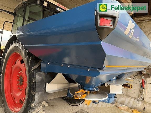 Bogballe M2 Lannoitteenlevittimet